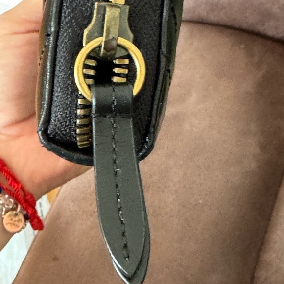 Beautiful Authentic Gucci Black Leather Wallet - Picture 6 of 9